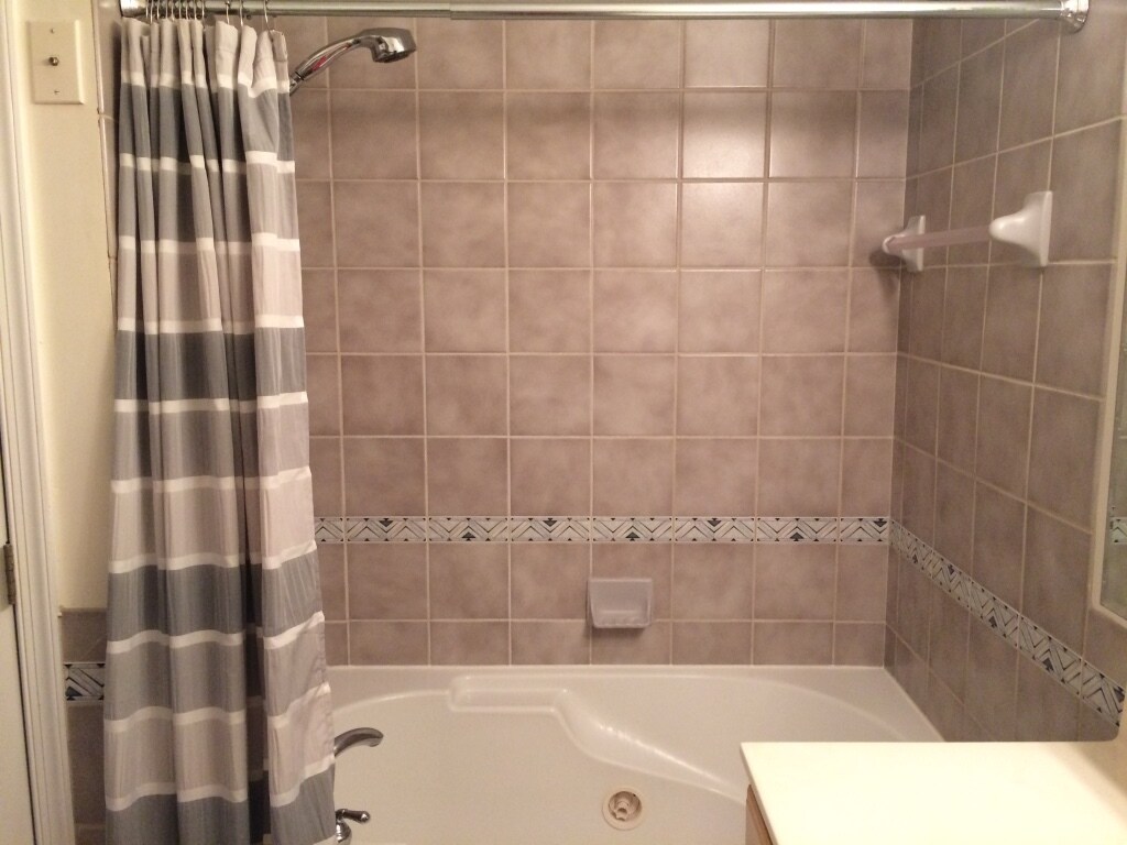 primary bath - 1615 Princess Street