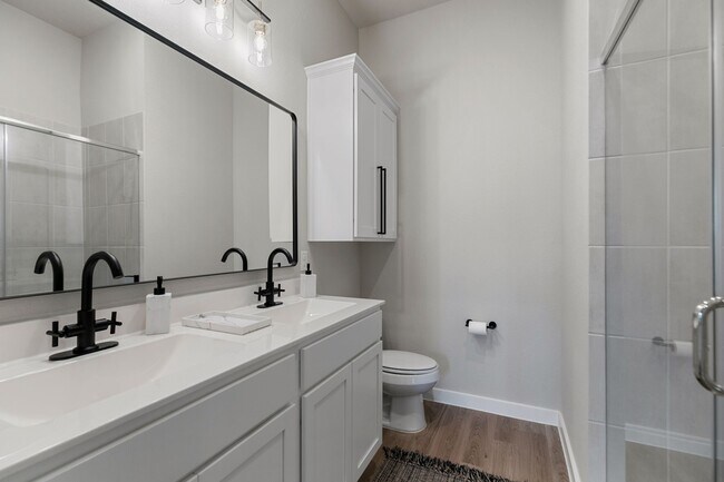 Building Photo - 4949 Perennial Ln