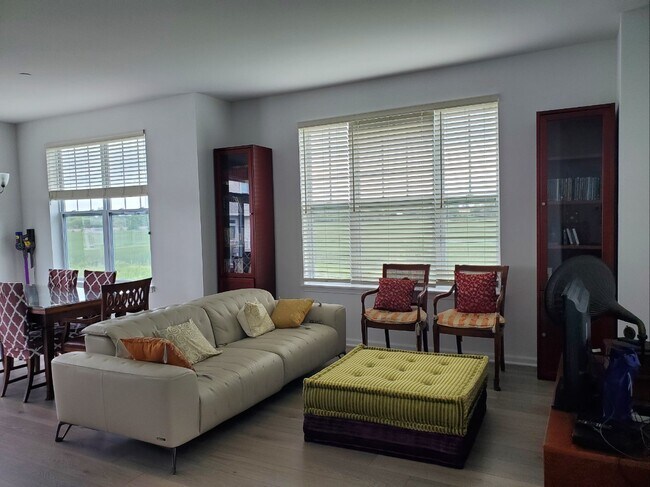 Building Photo - 300 Timberleaf Cir