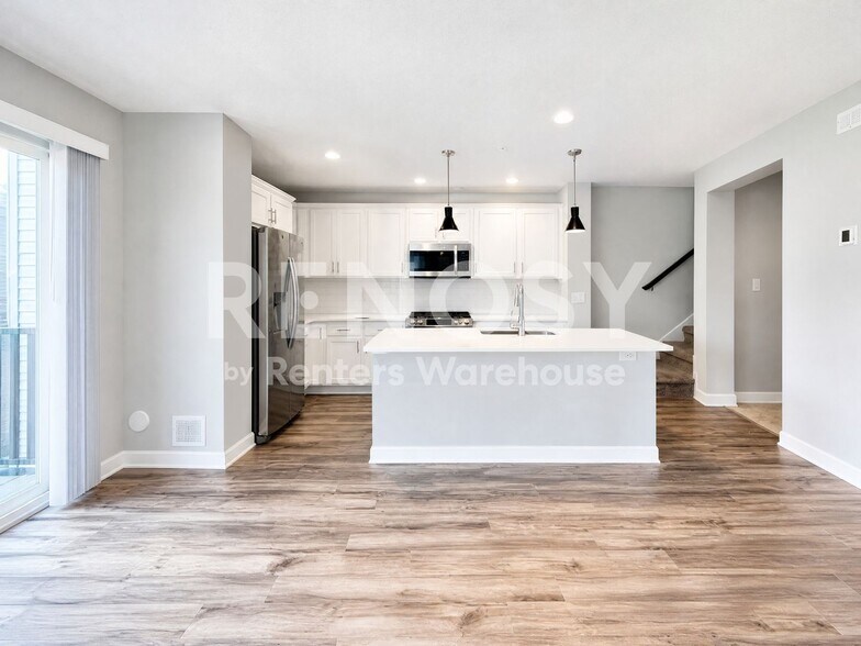 Building Photo - 10598 Weston Wy N