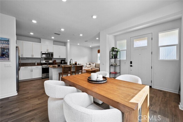 Building Photo - 3959 Lavine Wy