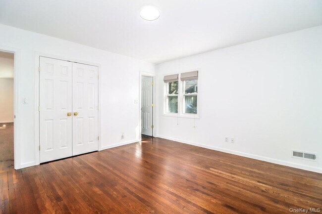 Building Photo - 112 Thornbury Rd