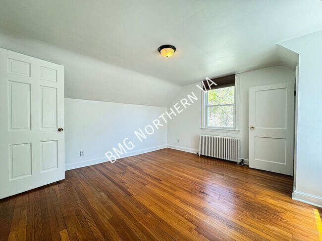 Building Photo - 6600 Braddock Rd