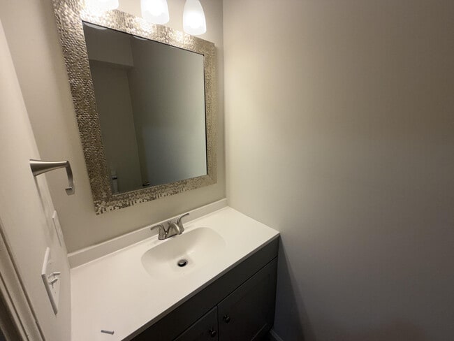 Building Photo - 1918 Mirtle Grove Ct