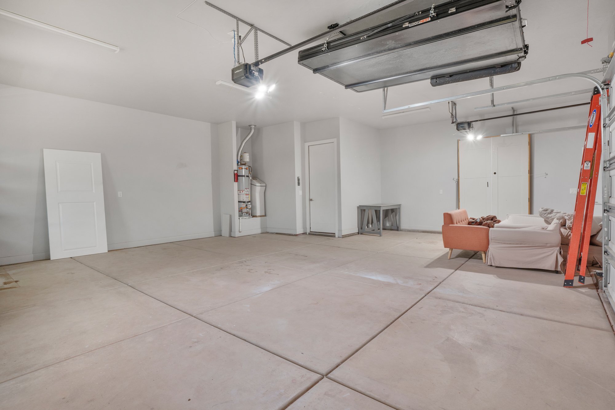 Building Photo - 1317 E Gordon Ln