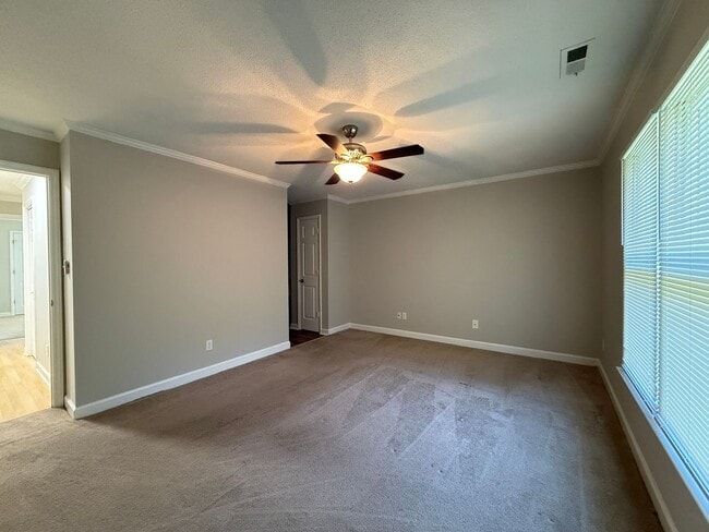 Building Photo - Spacious Two Bedroom, 2nd Floor Condo with...