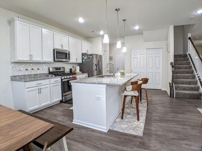 Building Photo - 2603 Geranium Way