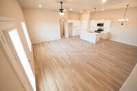Building Photo - 3/2/2 Beautiful Townhome
