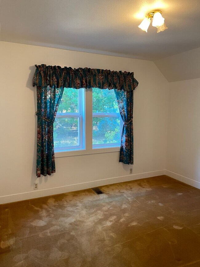Building Photo - Step Back In Time with this Vintage Sherwood Farm House - Private Backyard.