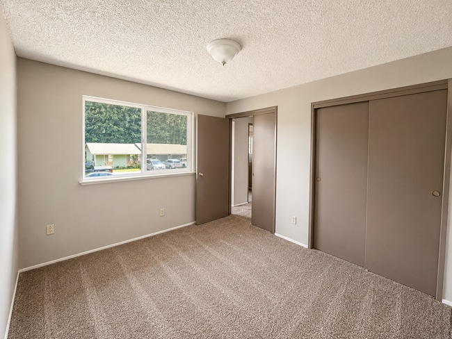 Building Photo - 11080 N Skagit St