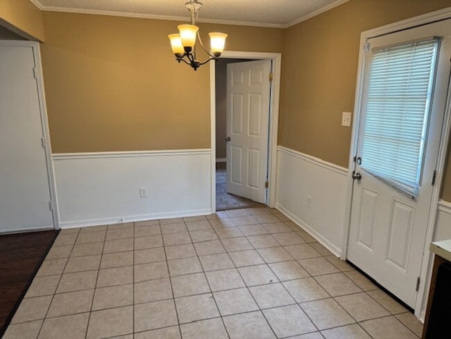 Building Photo - 5331 Lauri Ln