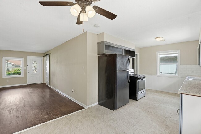 Building Photo - 7301 Conley St