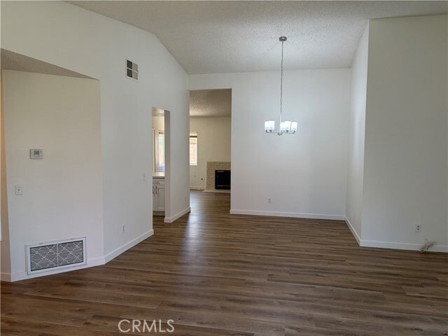 Building Photo - 620 Sky Ct