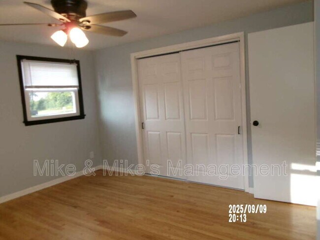 Building Photo - 6400 N 73rd St