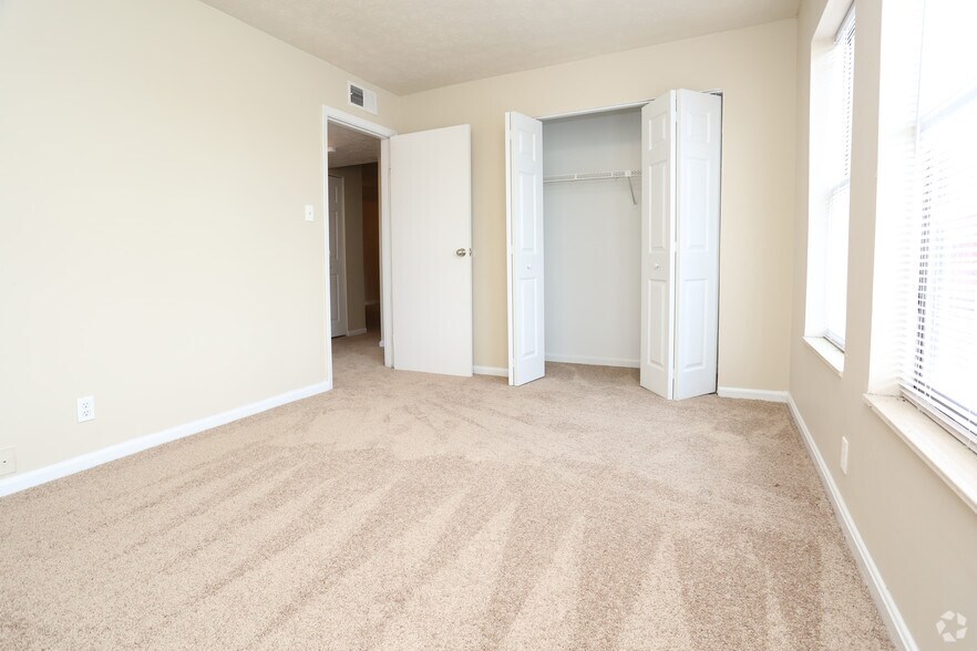 Derby Estates Louisville, KY Apartment Finder