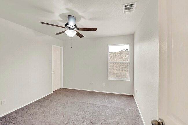 Building Photo - 120 Rhew Pl