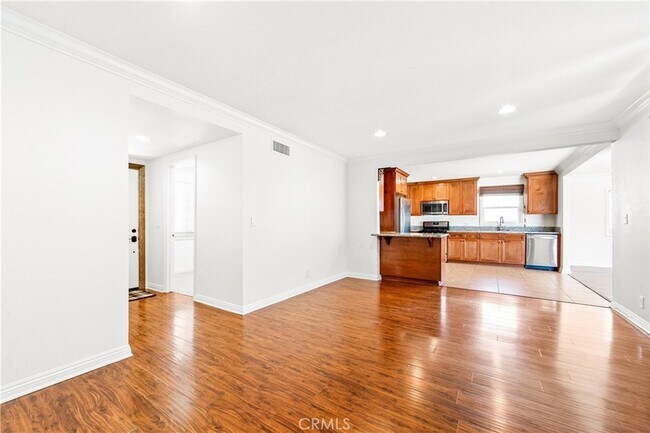 Building Photo - 5892 Meadowlark Dr
