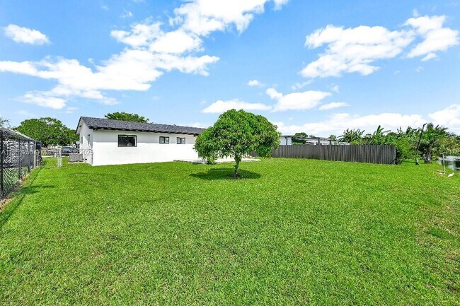 Building Photo - 18001 SW 91st Ave