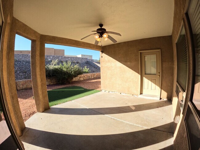 Building Photo - 2210 Dakota Dr