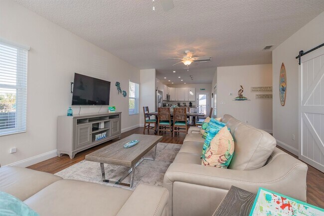 Building Photo - 6832 Middleton Ave