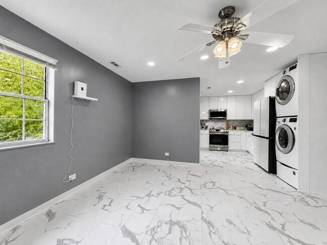 Building Photo - 116 Gant Cir