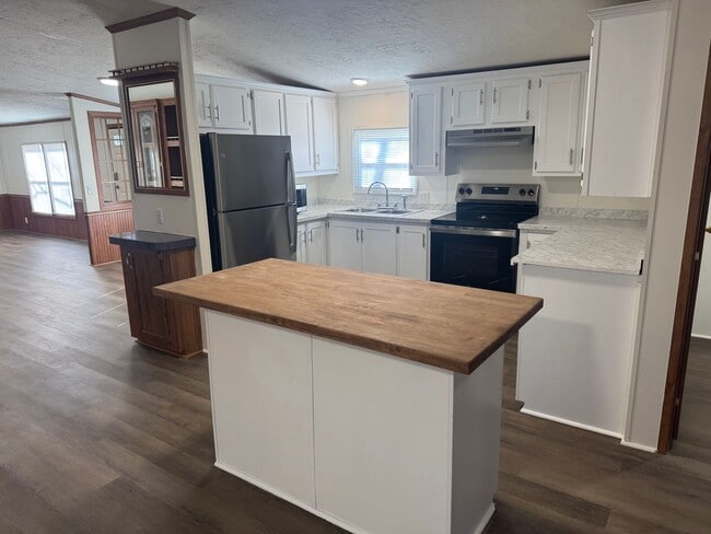 Building Photo - 3 Bedroom 2 Bathroom Home in Johnson City, TN