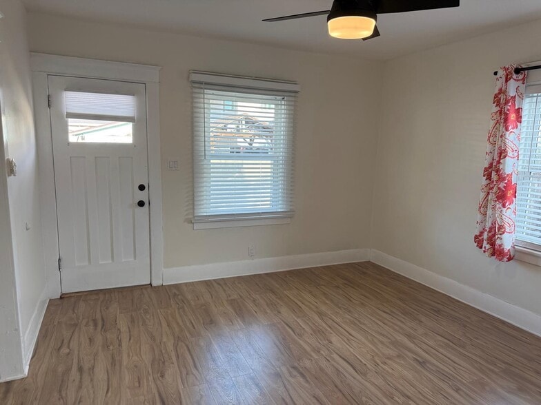 Building Photo - 346 -348 1/2 W Sepulveda Street