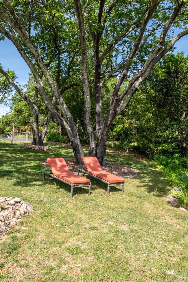 Building Photo - 452 Chestnut Ave