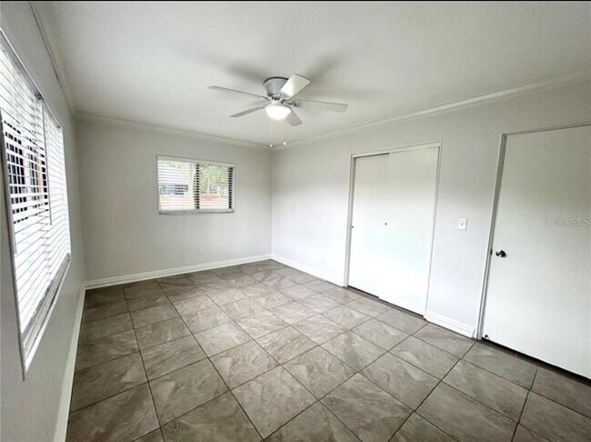 Building Photo - 487 Overstreet Ave