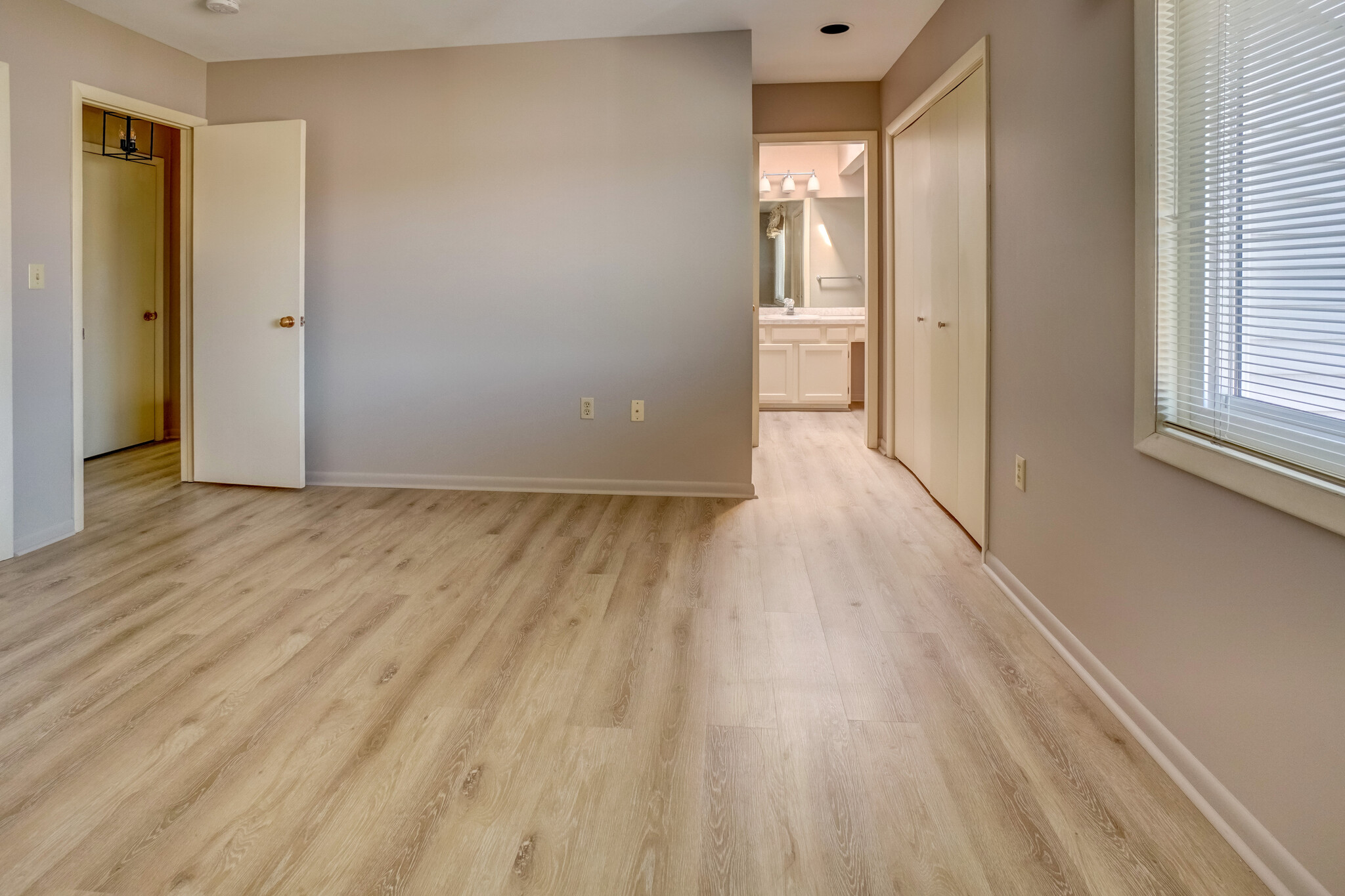 Building Photo - 165 Pheasant Ln
