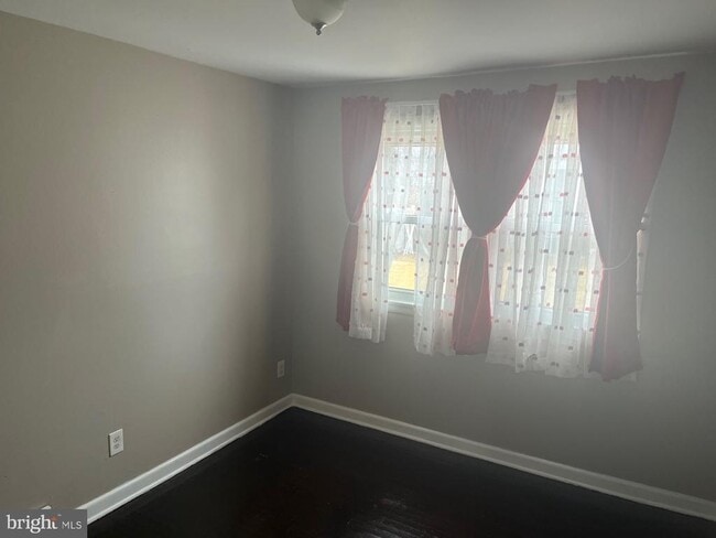 Building Photo - 1839 Powell St