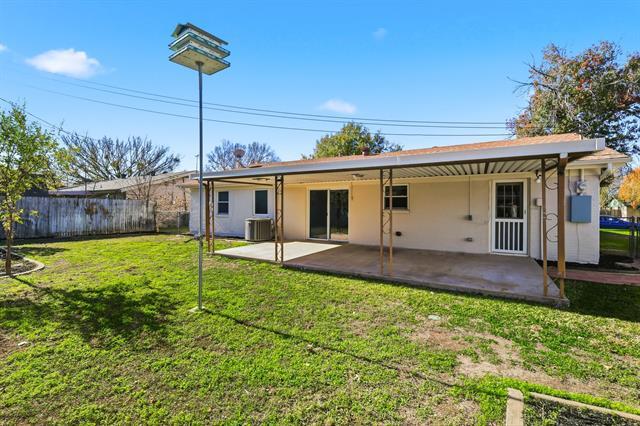 Building Photo - 808 Bridle Ave