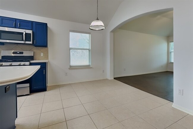 Building Photo - 14 E Sage Creek Pl