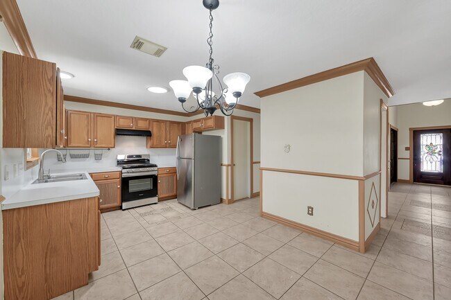 Building Photo - 10130 Woodico Dr