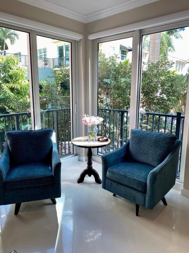 Building Photo - 225 NE 1st St