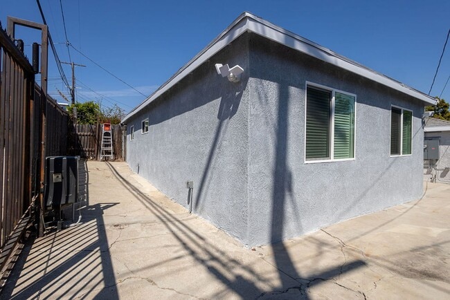 Building Photo - Brand New ADU in Silver Lake