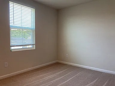 Building Photo - 4 Bedroom 2.5 Bathroom