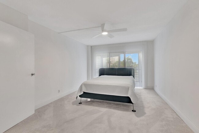 Building Photo - 3590 Via Poinciana