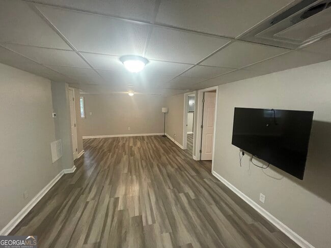 Building Photo - 310 Harris Manor Dr SW