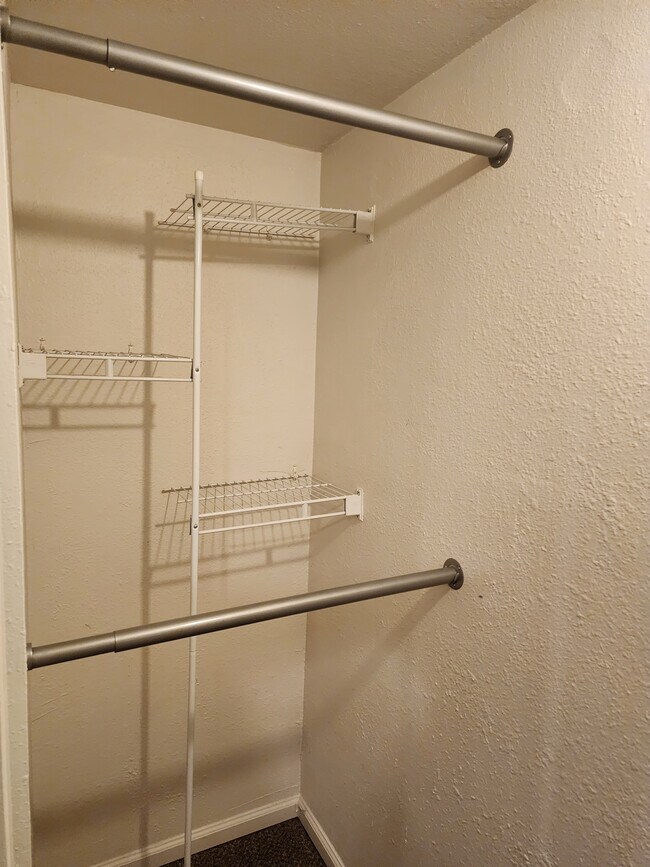 Building Photo - 920 Laurel St