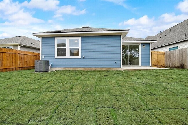 Building Photo - 117 Lacey Oak Lp