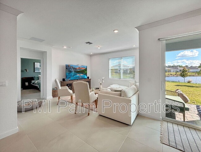 Building Photo - 5989 SE Sky Blue Cir