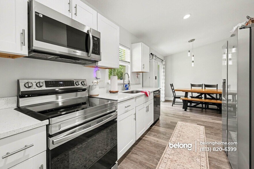 Building Photo - 15482 SW 10th Pl