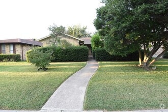 Building Photo - 5439-5439 Anita St