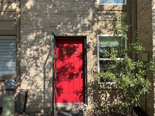 Building Photo - 6512 Kentwick Dr