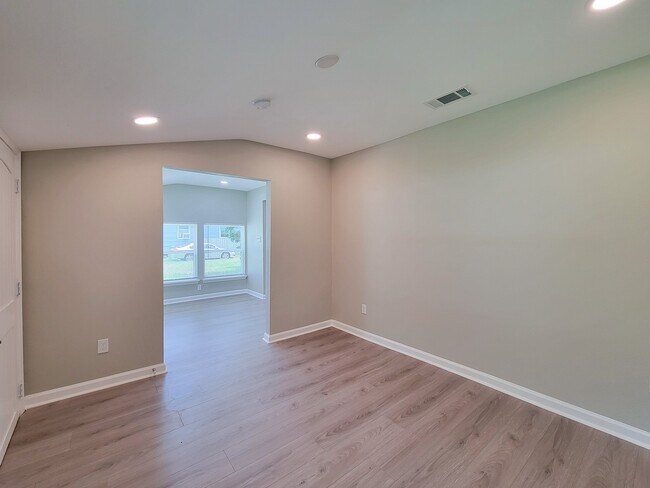 Building Photo - 1107 Roosevelt