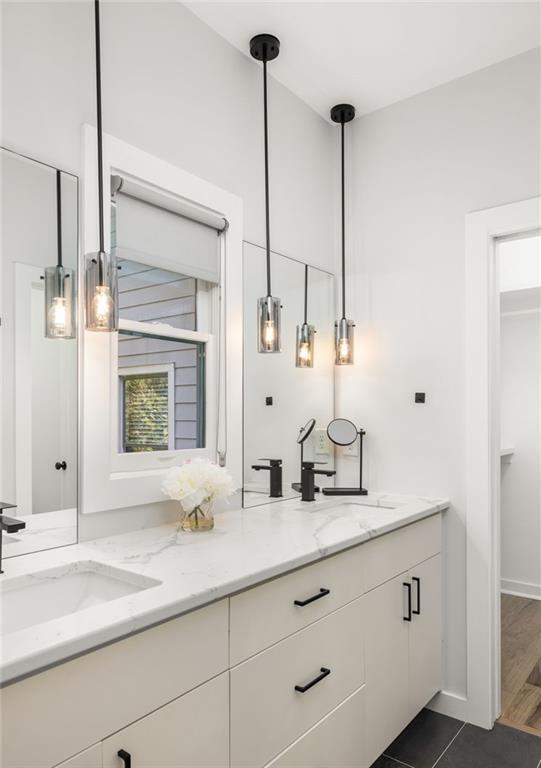 Building Photo - 654 Woodward Ave SE