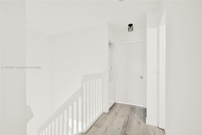 Building Photo - 17380 SW 140th Ct