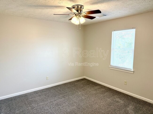 Building Photo - 121 Jackson Dr