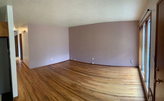 Building Photo - $2,500 Three Bedrooms, One Bath Home with Private Back Yard, Ready To Lease!